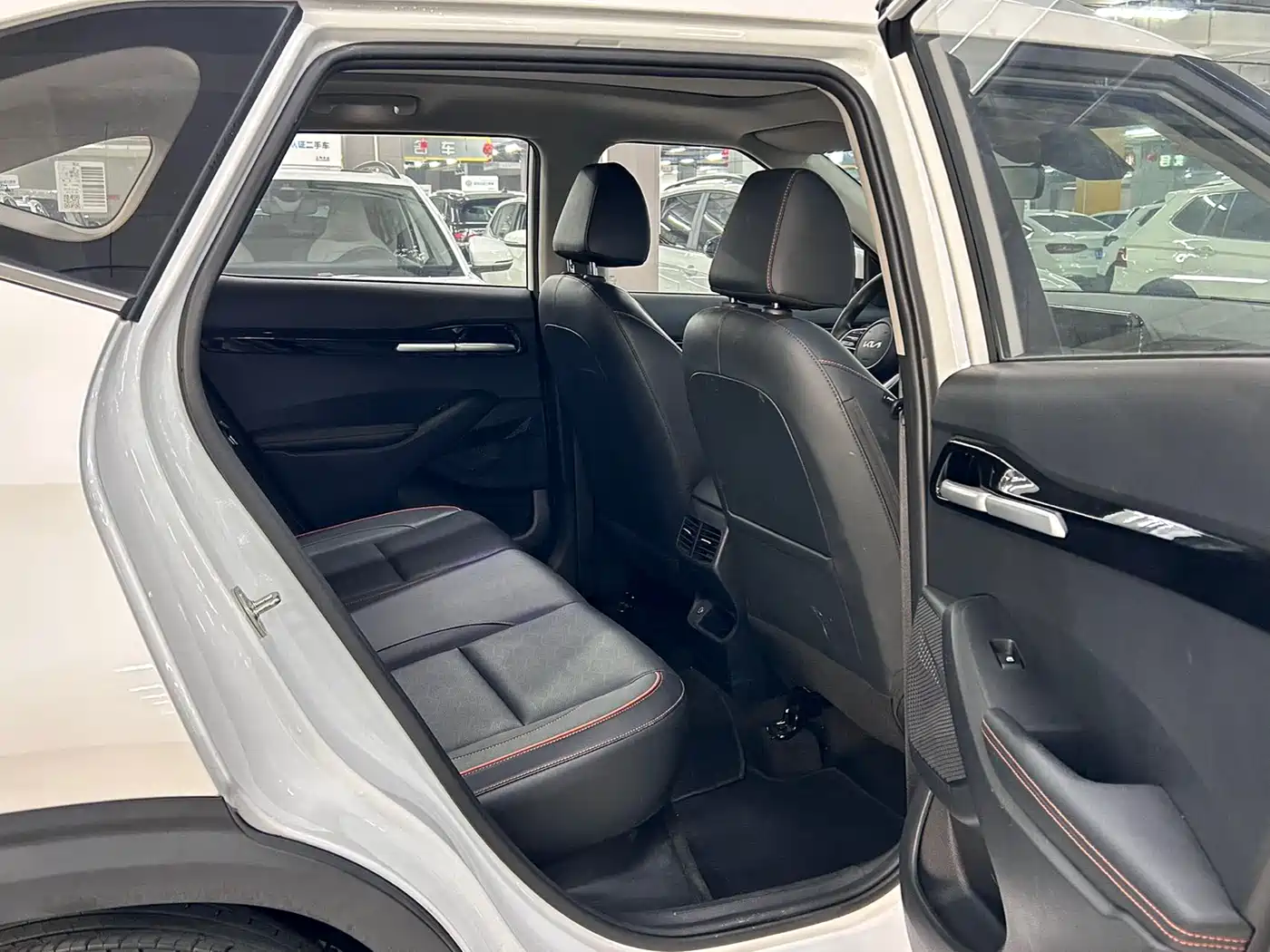 Kia Seltos 2023 1.5L CVT Luxury Edition фото 14