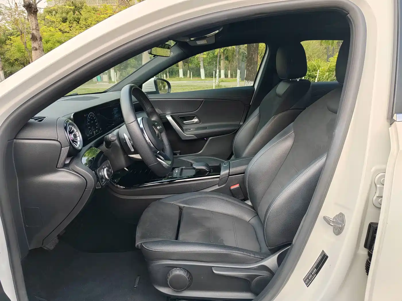 Mercedes-Benz A-Class 2019 A 180 L Sport Sedan фото 4