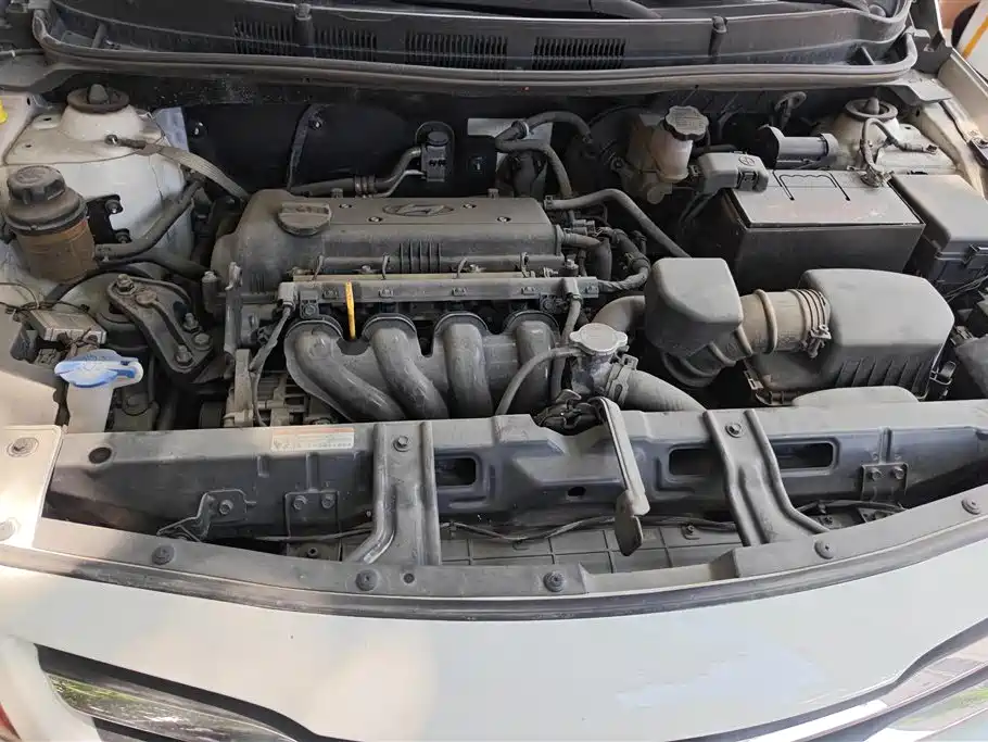 Hyundai Verna 2014 1.4L Manual Fashion GS фото 10