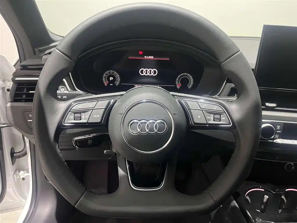Audi A4L 2023 40 TFSI Luxury Sport фото 11