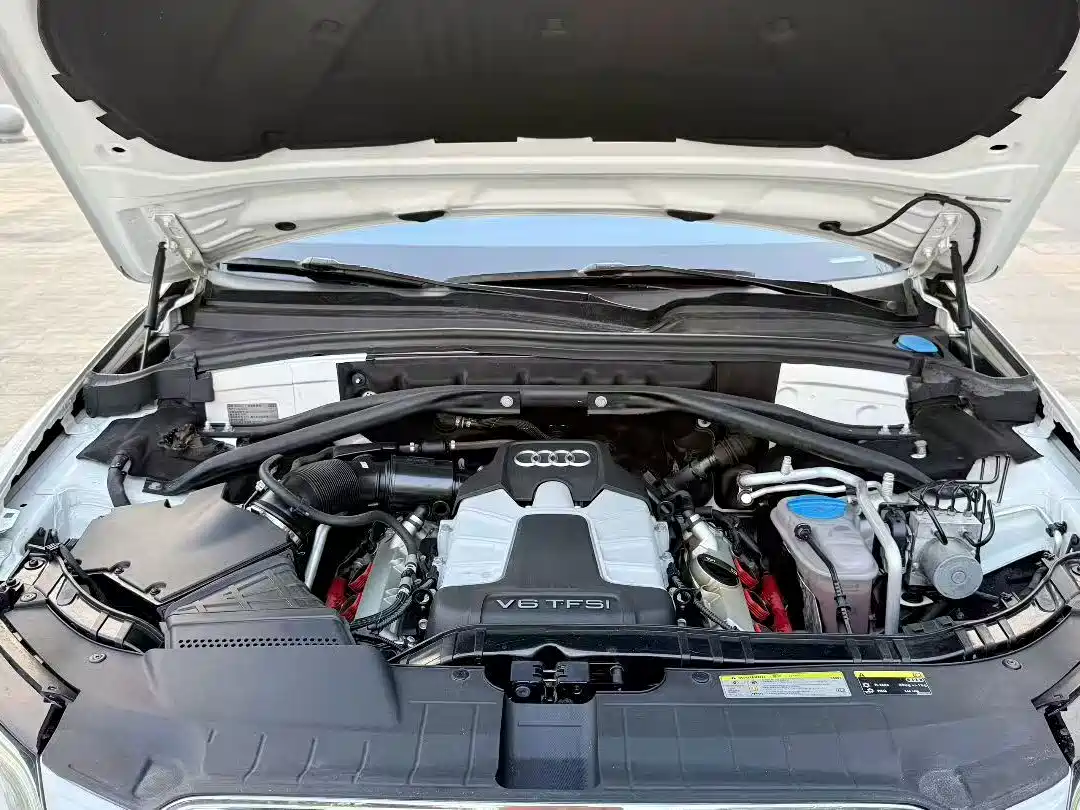 Фото 9 - Audi SQ5