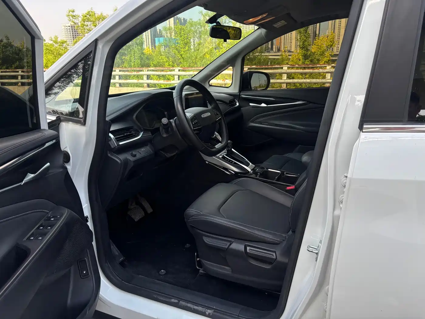 SAIC Maxus Maxus G50 2022 1.5T Automatic Changyou B фото 4