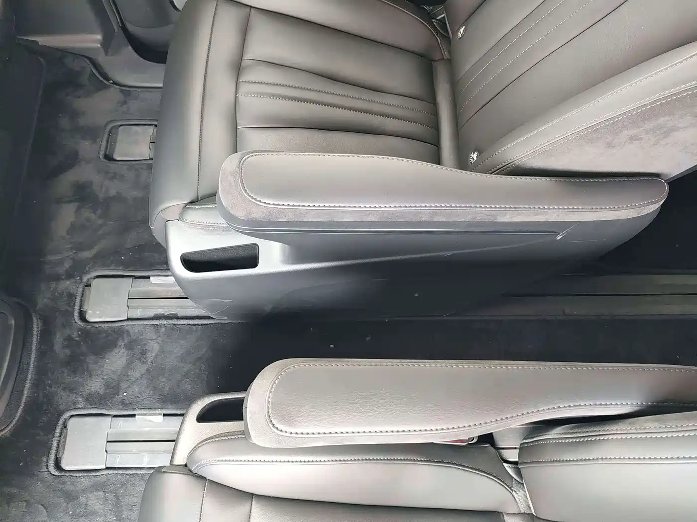 Hongqi HQ9 PHEV 2024 2024 Model 2.0T AWD Business Edition