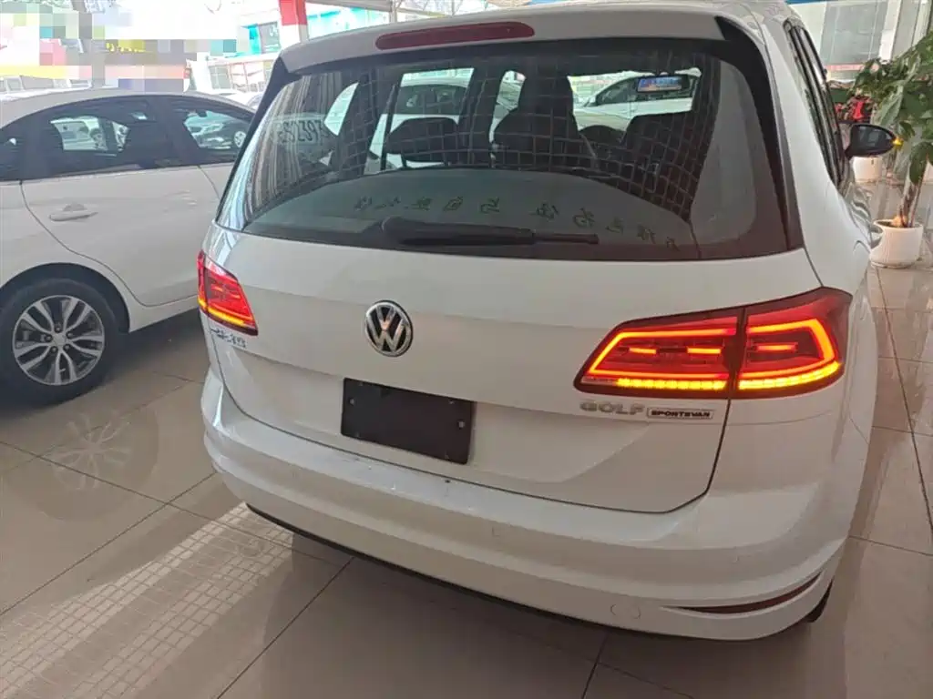 Volkswagen Golf Sportsvan 2016 1.6L Automatic Comfort фото 6