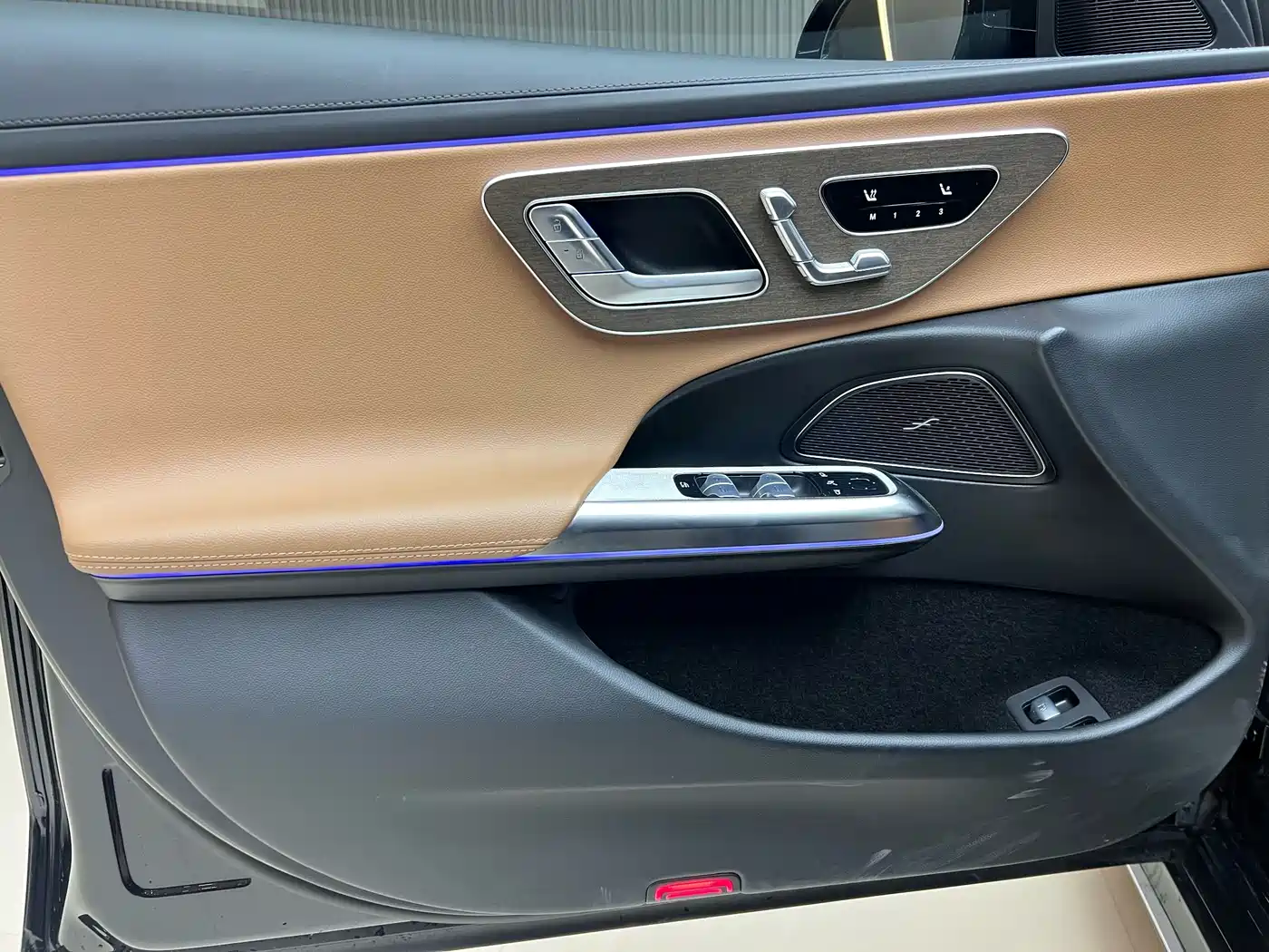 Mercedes-Benz E-Class New Energy 2024 E 350 e L Plug-in Hybrid Sedan фото 8
