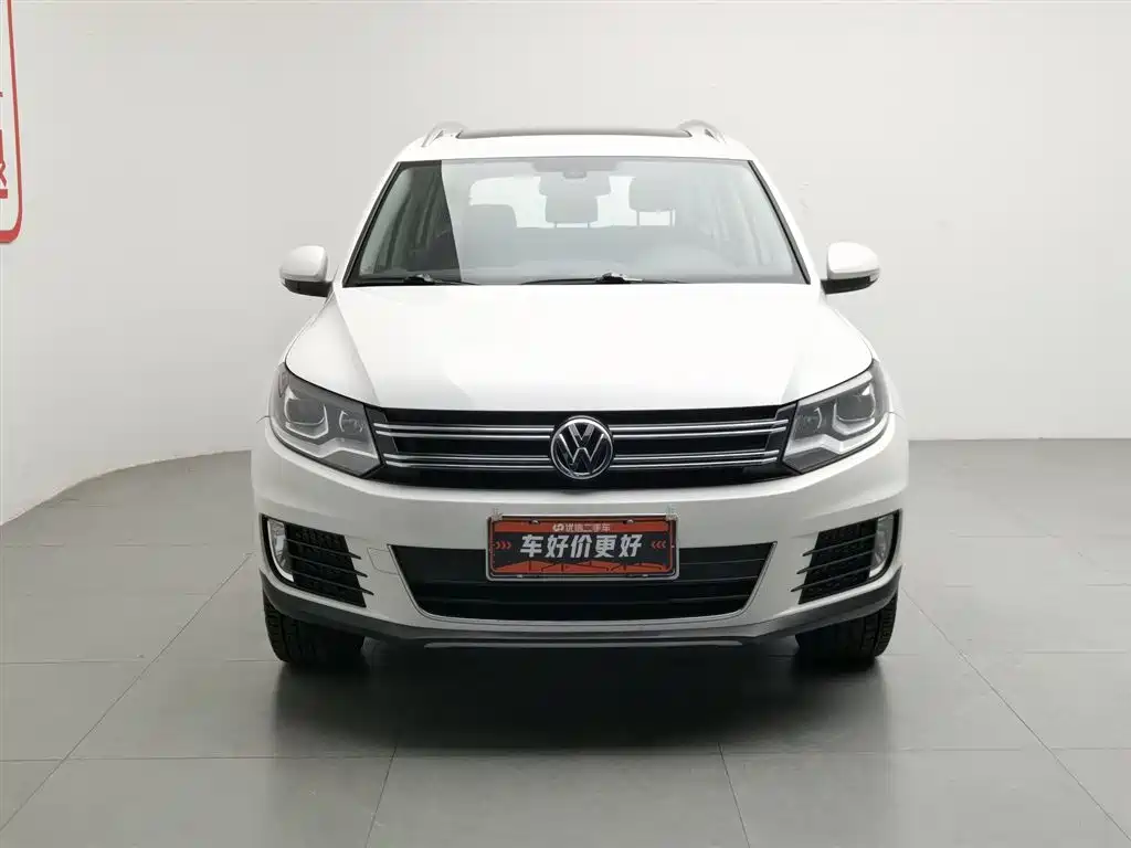 Volkswagen Tiguan 2015 2.0TSI Automatic 4WD Luxury фото 3