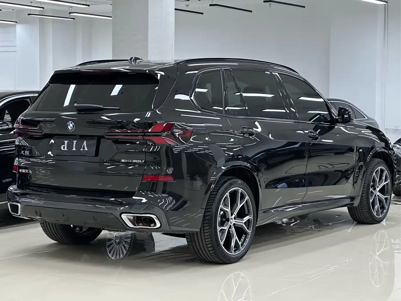 BMW X5 2026 2025 Model xDrive 30Li Exclusive M Sport Blackout Package