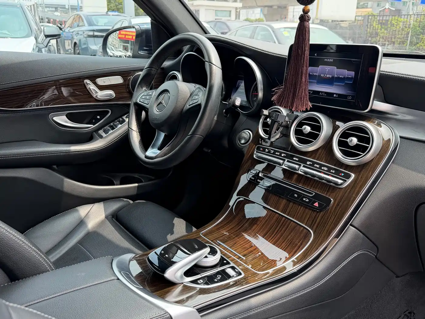 Mercedes-Benz GLC 2017 GLC 260 4MATIC Luxury фото 19