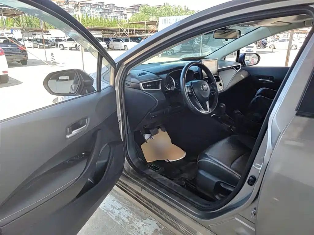 Toyota Corolla 2021 1.2T S-CVT Luxury Edition фото 16