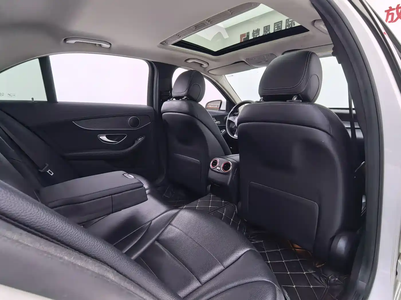Mercedes-Benz C-Class 2015 Facelift C 180 L Sport фото 9