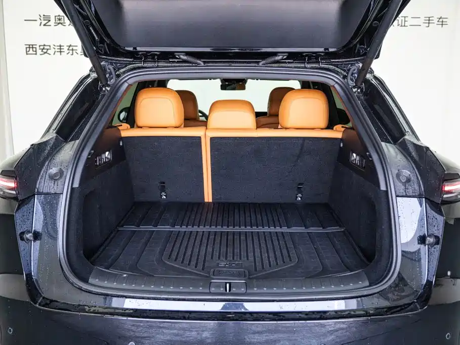 Li Auto i6 2026 2025 2WD Base Model