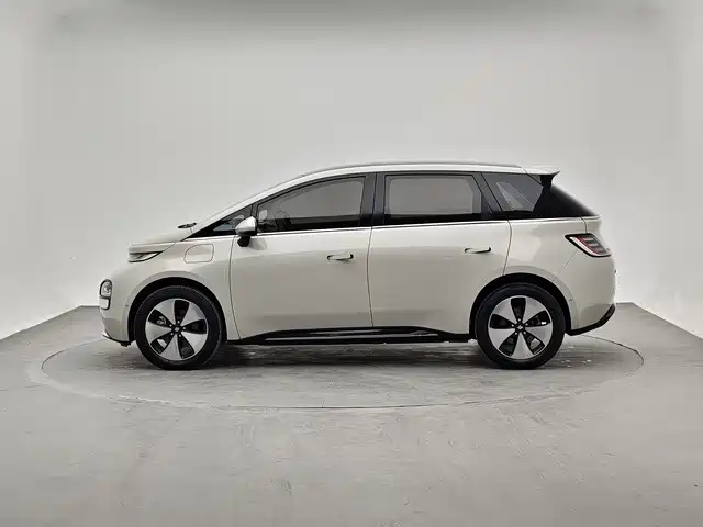 Фото 3 - Baojun Cloud