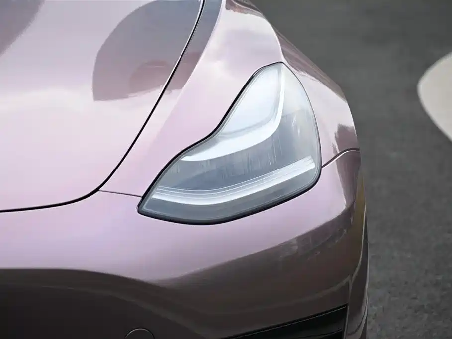 TESLA MODEL 3 (IMPORTED)