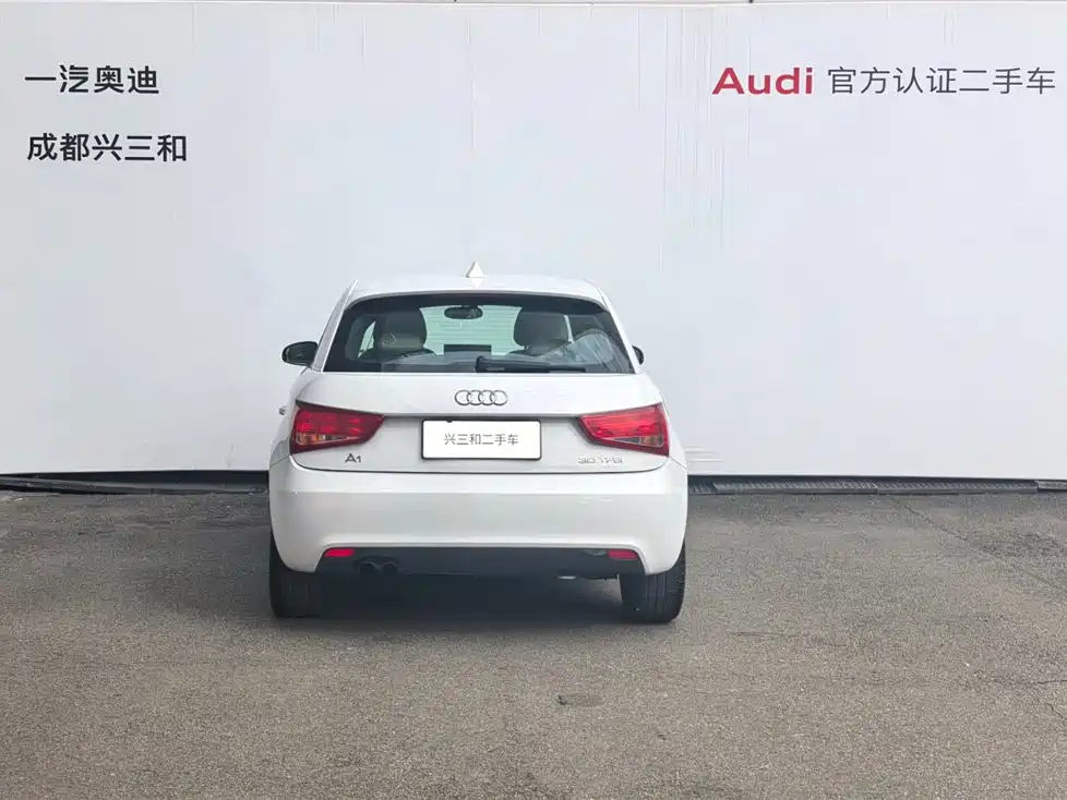 Audi A1 2013 Model 30 TFSI Sportback Urban фото 5