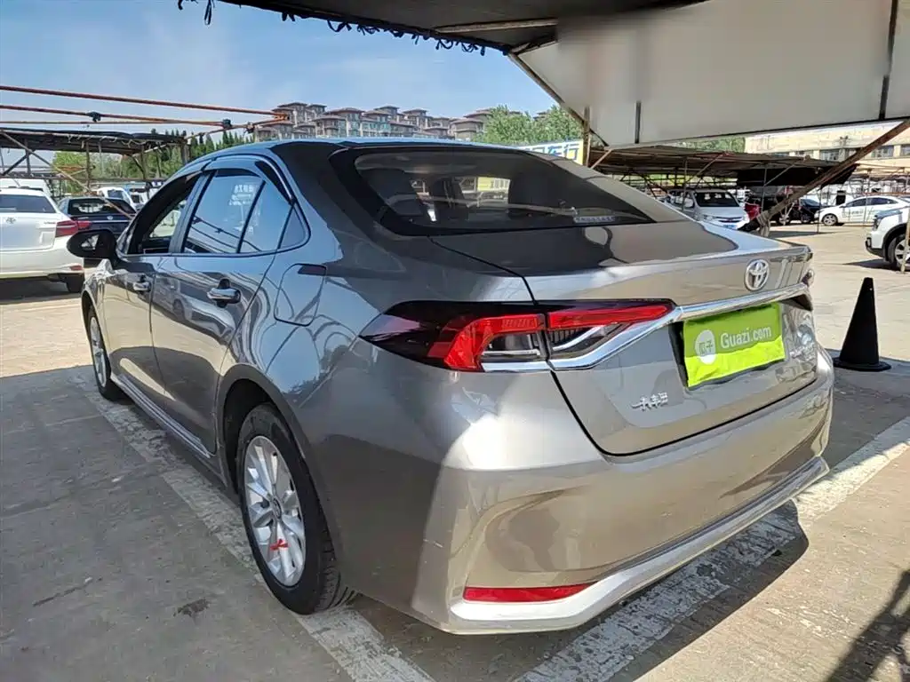 Toyota Corolla 2021 1.2T S-CVT Luxury Edition фото 5