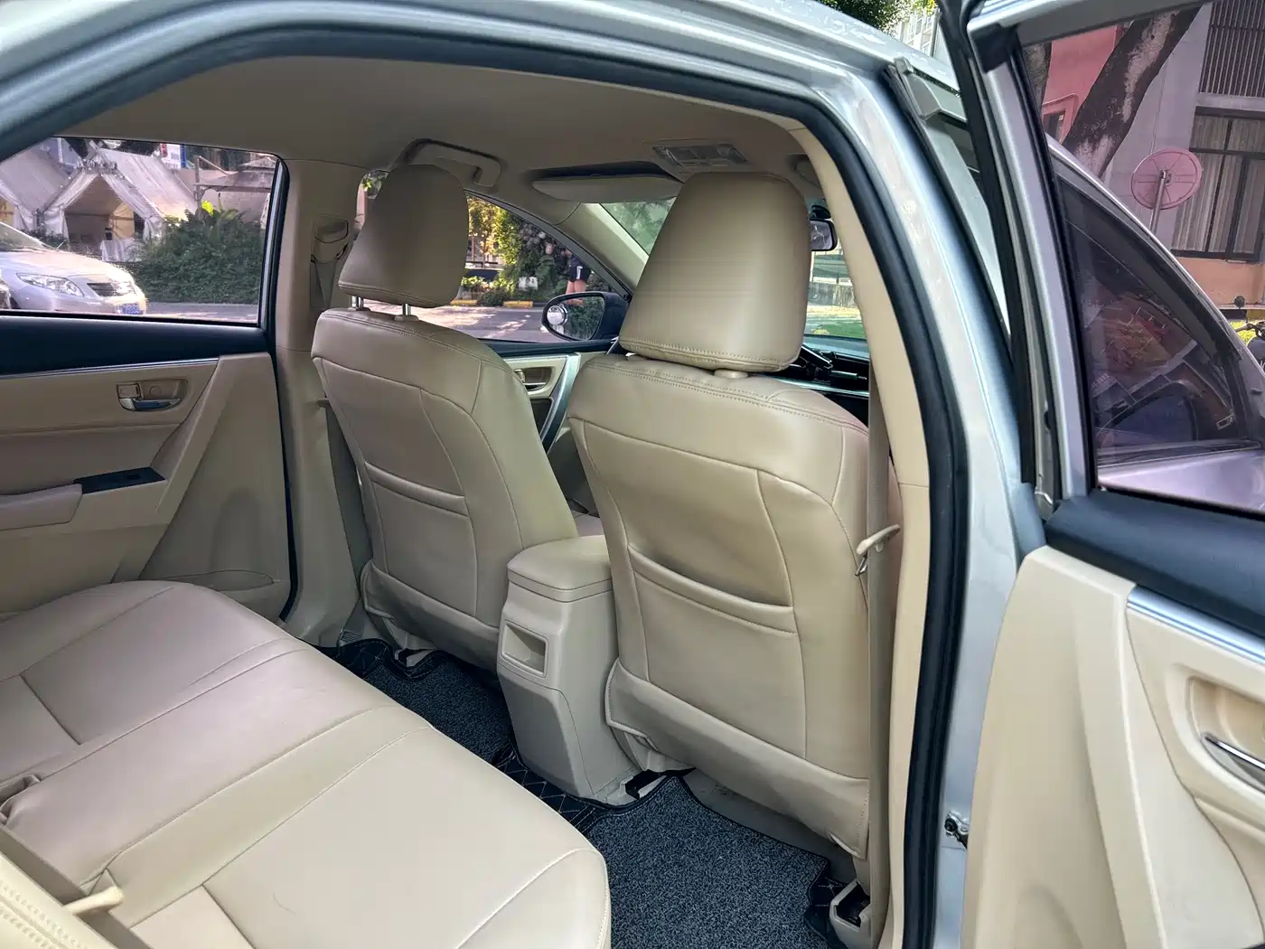Toyota Corolla 2017 1.2T CVT GL фото 24