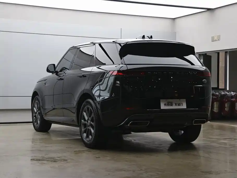 Land Rover Range Rover Sport 2024 400PS Dynamic SE фото 31