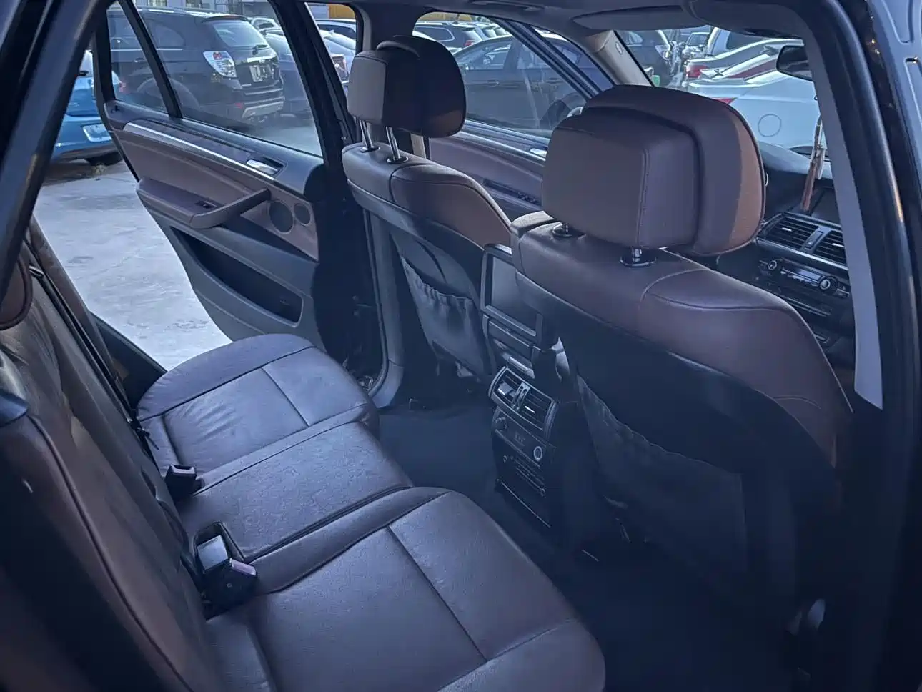 BMW X5 (Import) 2011 xDrive35i Leading Edition фото 5