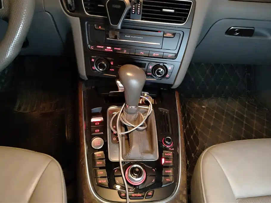 Audi Q5 2011 2.0TFSI Luxury фото 16
