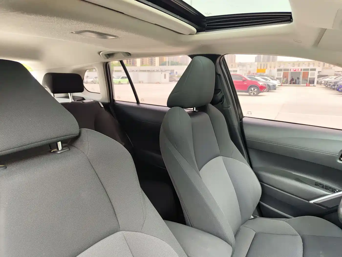 Toyota Frontlander 2022 2.0L CVT Elite фото 10
