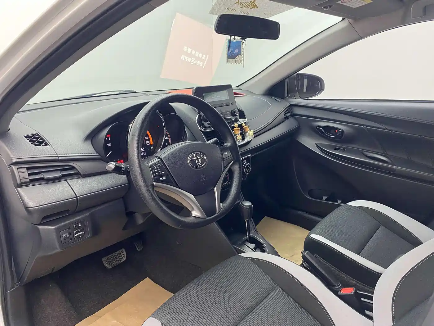 Toyota YARiS L Zhi Xuan 2022 Zhi Xuan X 1.5L CVT Leading PLUS Edition фото 17