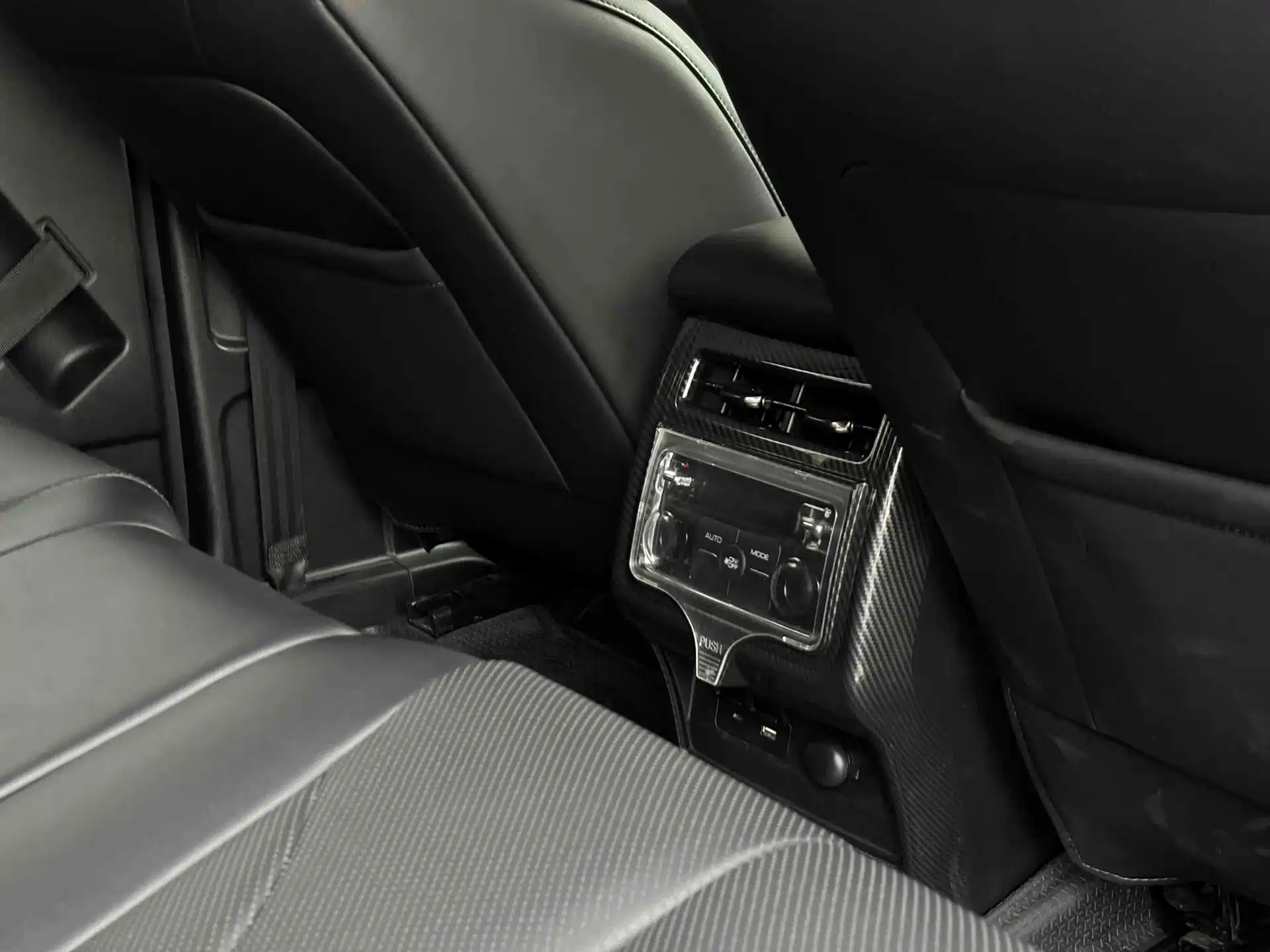 Photo 28 - Haval H9