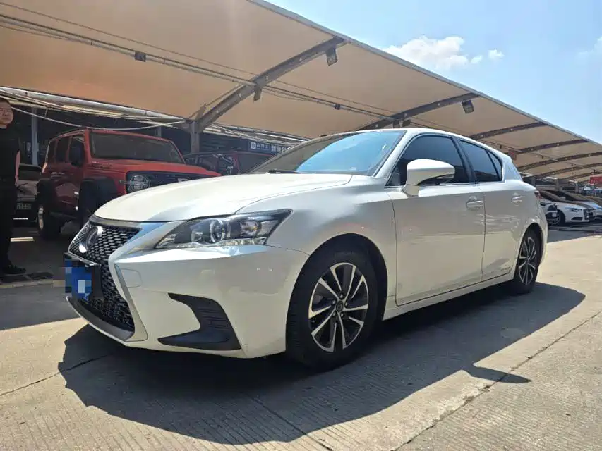 Lexus CT 2020 2017 CT200h Elite Edition Monochrome China V