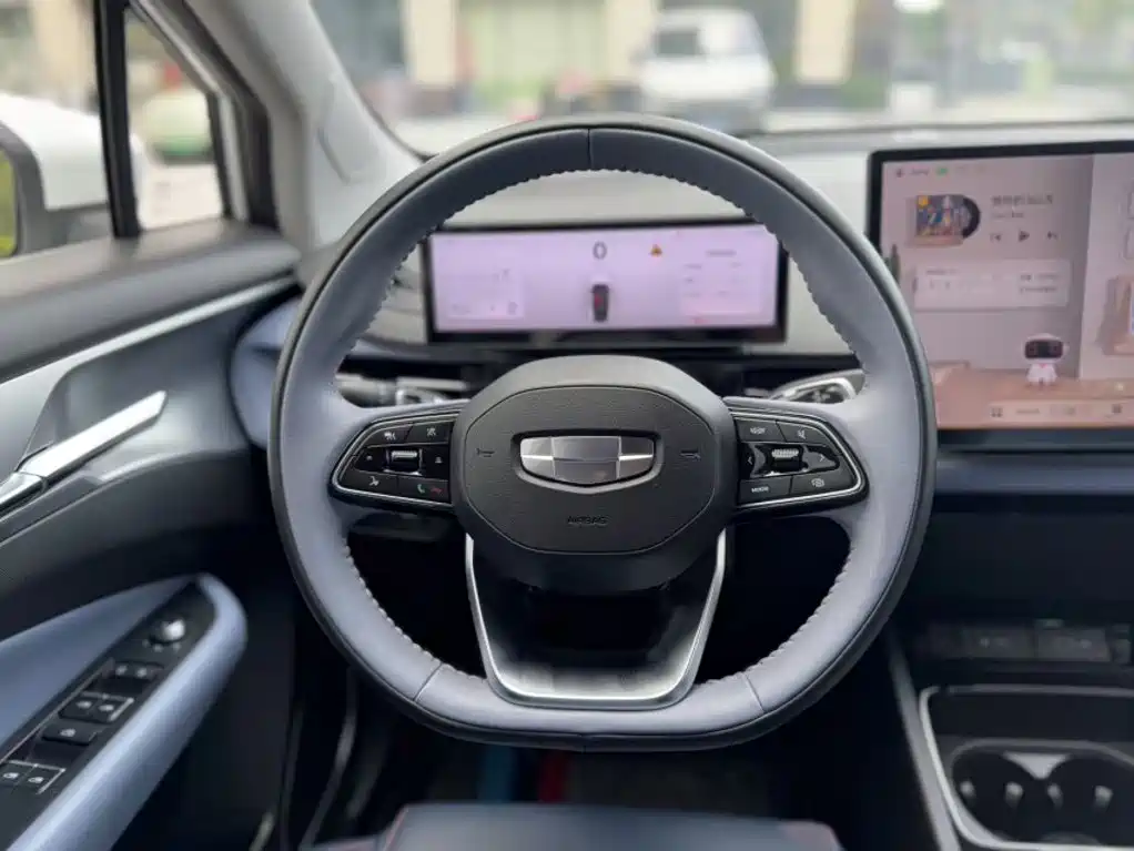Geely Geometry M6 2023 2022 450 New Intelligence Edition