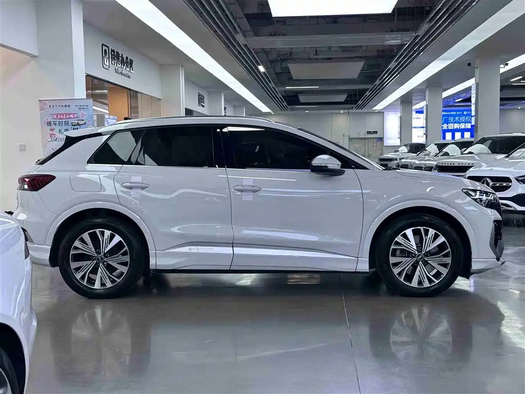 Audi Q4 e-tron 2023 40 e-tron Pioneer Edition фото 12
