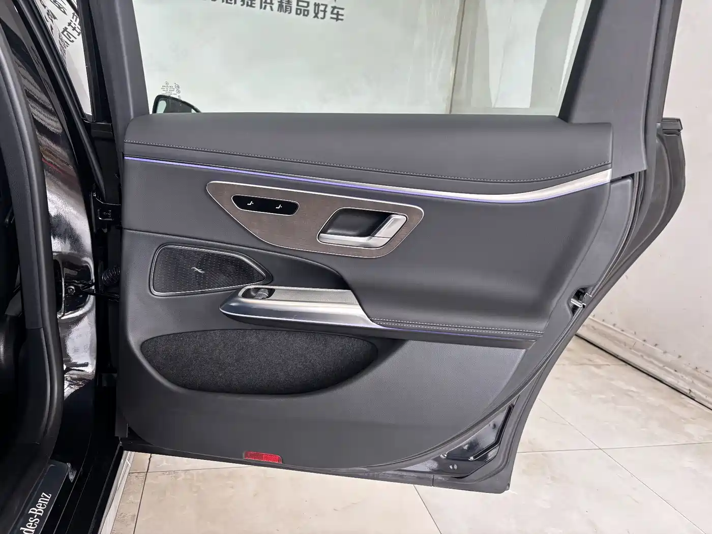 Mercedes-Benz E-Class New Energy 2024 E 350 e L Plug-in Hybrid Sedan фото 23