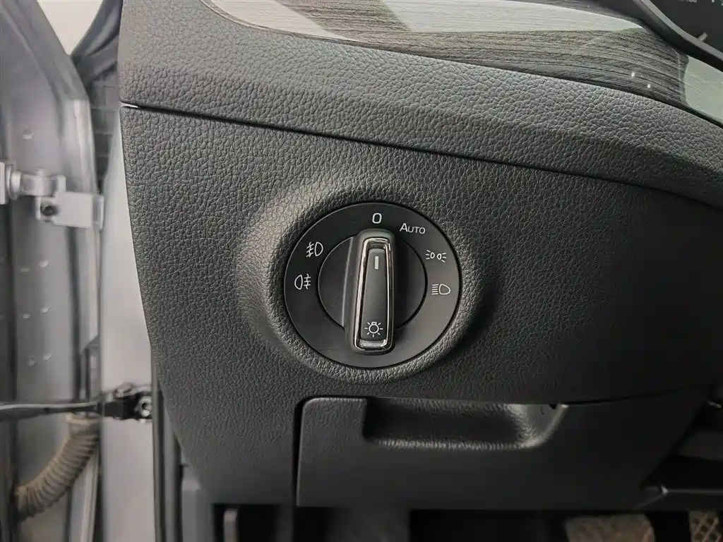Škoda Superb 2016 TSI330 DSG Smart Edition фото 21