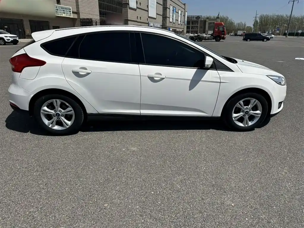 FORD FOX