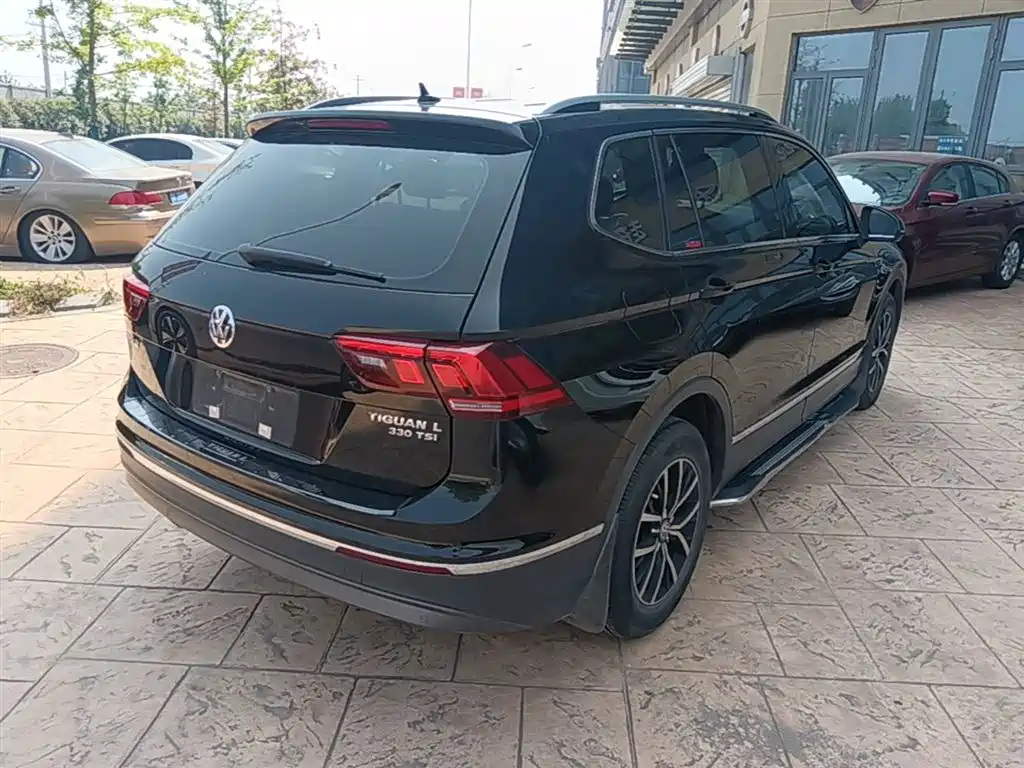 Volkswagen Tiguan L 2018 Facelift 330TSI Automatic 2WD Luxury Edition фото 7