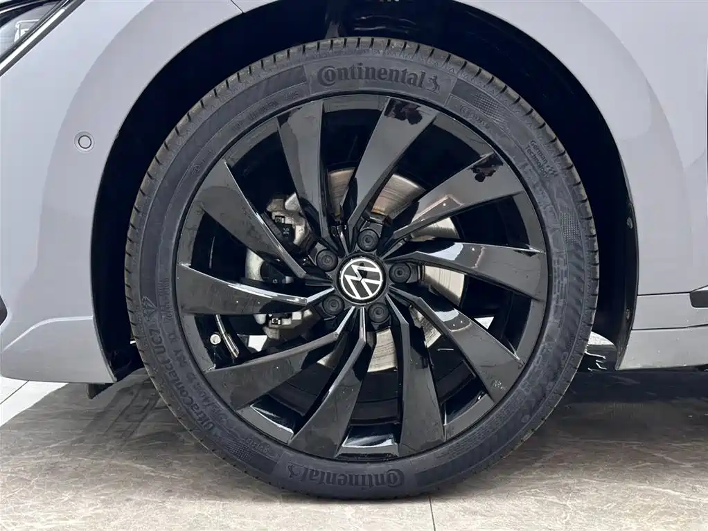 Volkswagen FAW-Volkswagen CC 2023 380TSI Eye-catching Edition фото 18