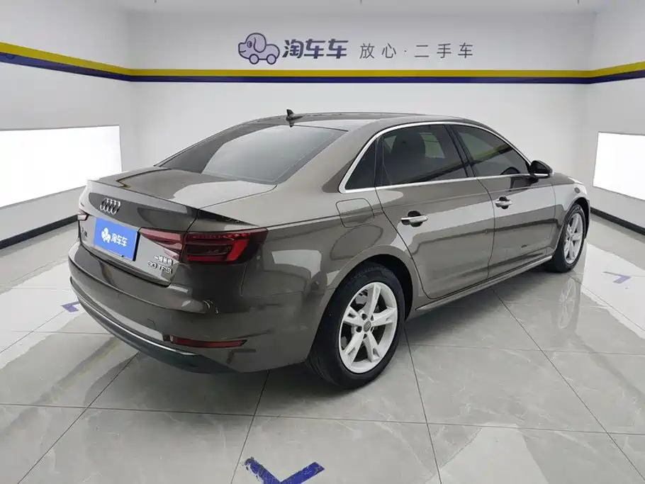 Фото 3 - Audi A4L