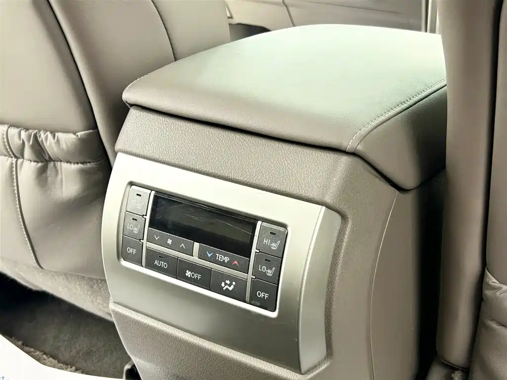 Lexus GX 2012 400 фото 16