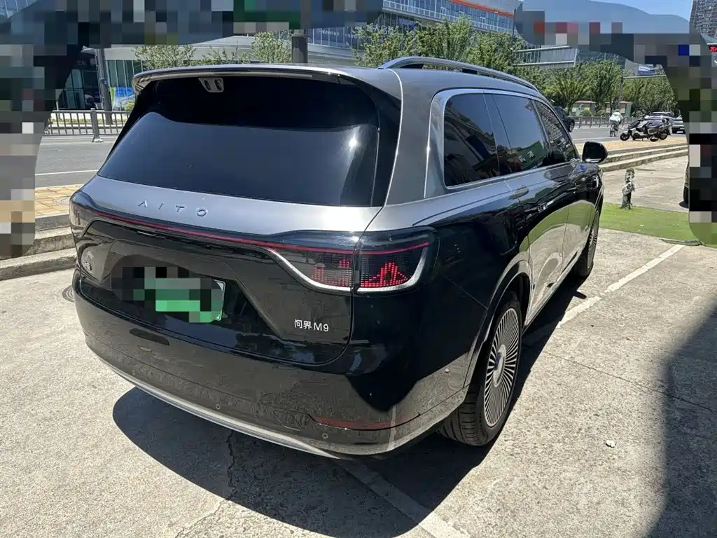 AITO Wenjie AITO M9 2025 Extended Range Ultra 52kWh 6-Seater фото 2