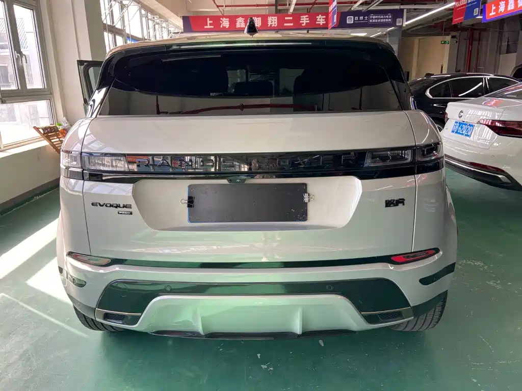 صورة 14 - Land Rover Range Rover Evoque