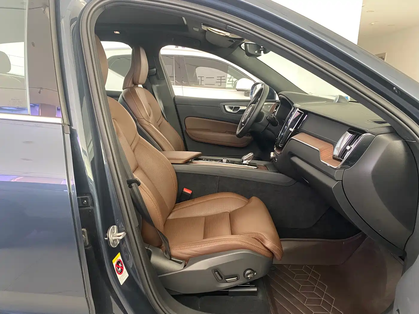 VOLVO XC60 PLUG IN HYBRID