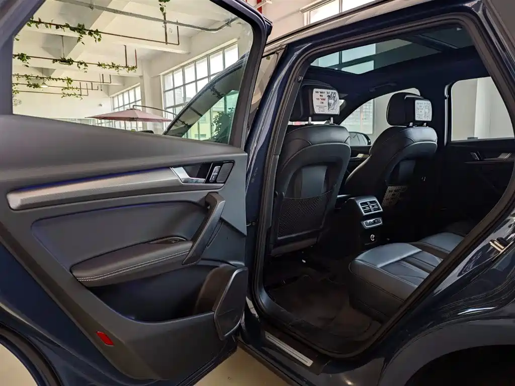 Audi Q5L 2025 40 TFSI Luxury Dynamic фото 21