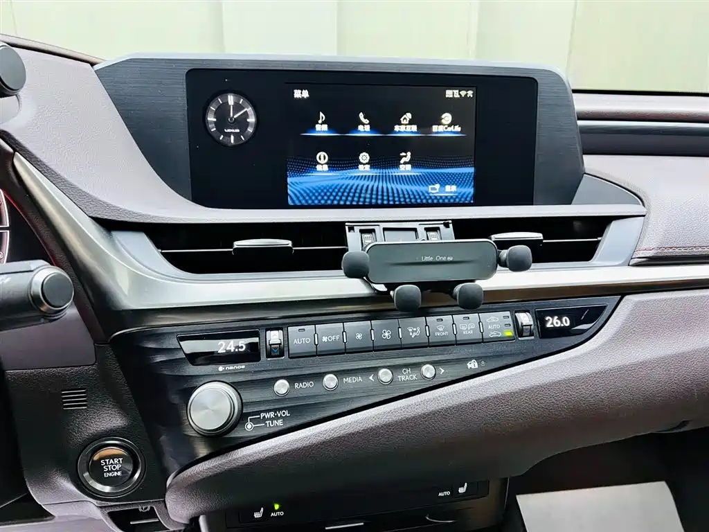 Lexus ES 2020 200 Excellence фото 13