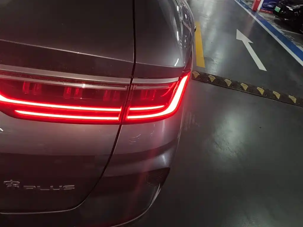 BYD Song PLUS PHEV 2021 EV Premium Model фото 8
