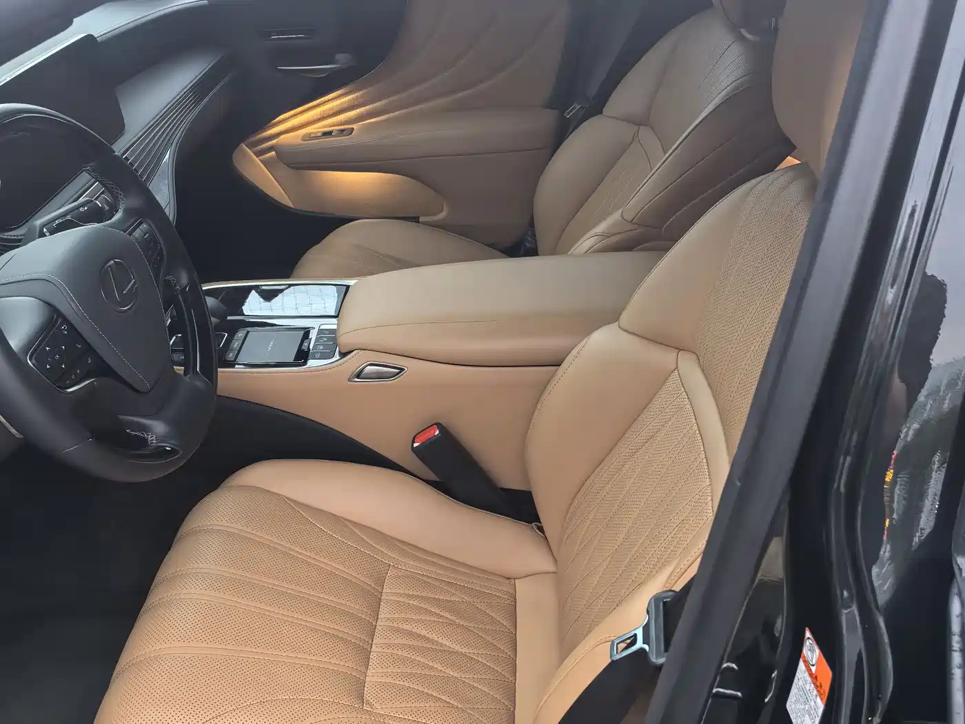 Lexus LS 2021 500h Luxury Edition фото 9