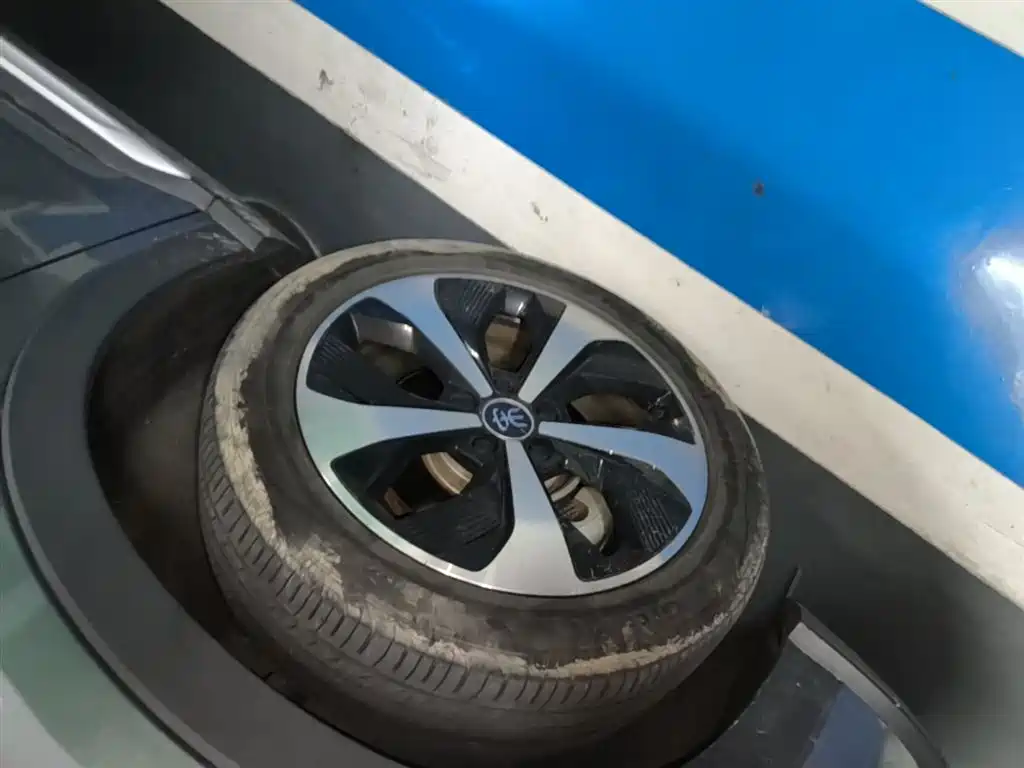 BYD Song PLUS PHEV 2021 EV Premium Model фото 23