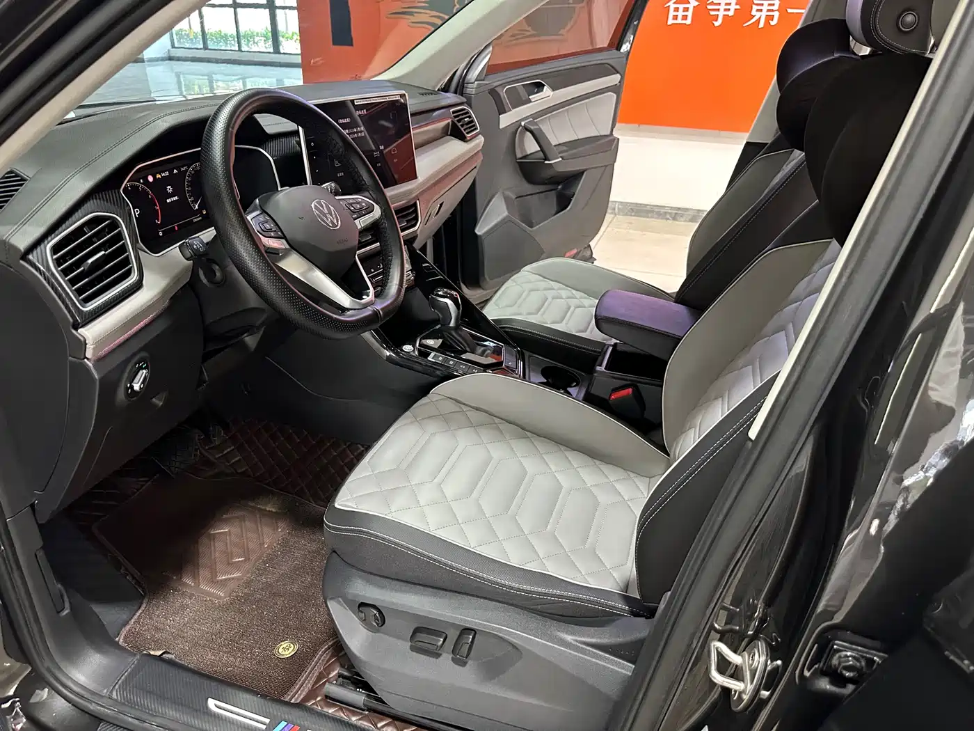 Volkswagen Tayron 2024 300TSI 2WD Luxury Plus Advanced фото 5