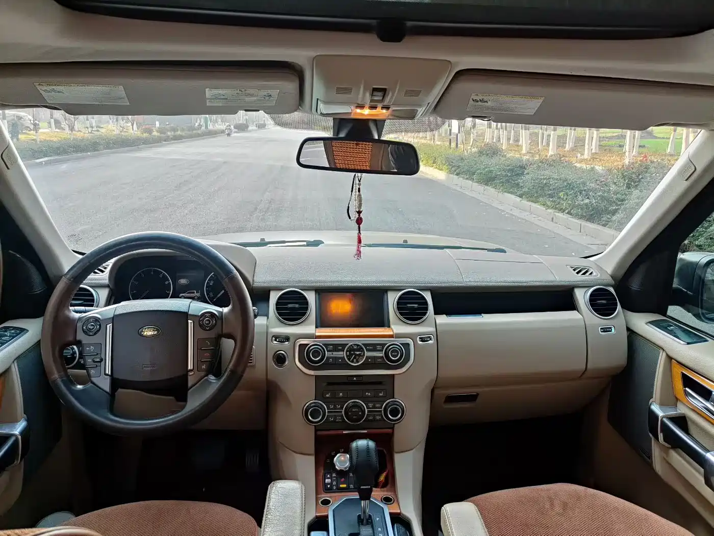 Land Rover Discovery 2011 4.0 V6 HSE фото 9