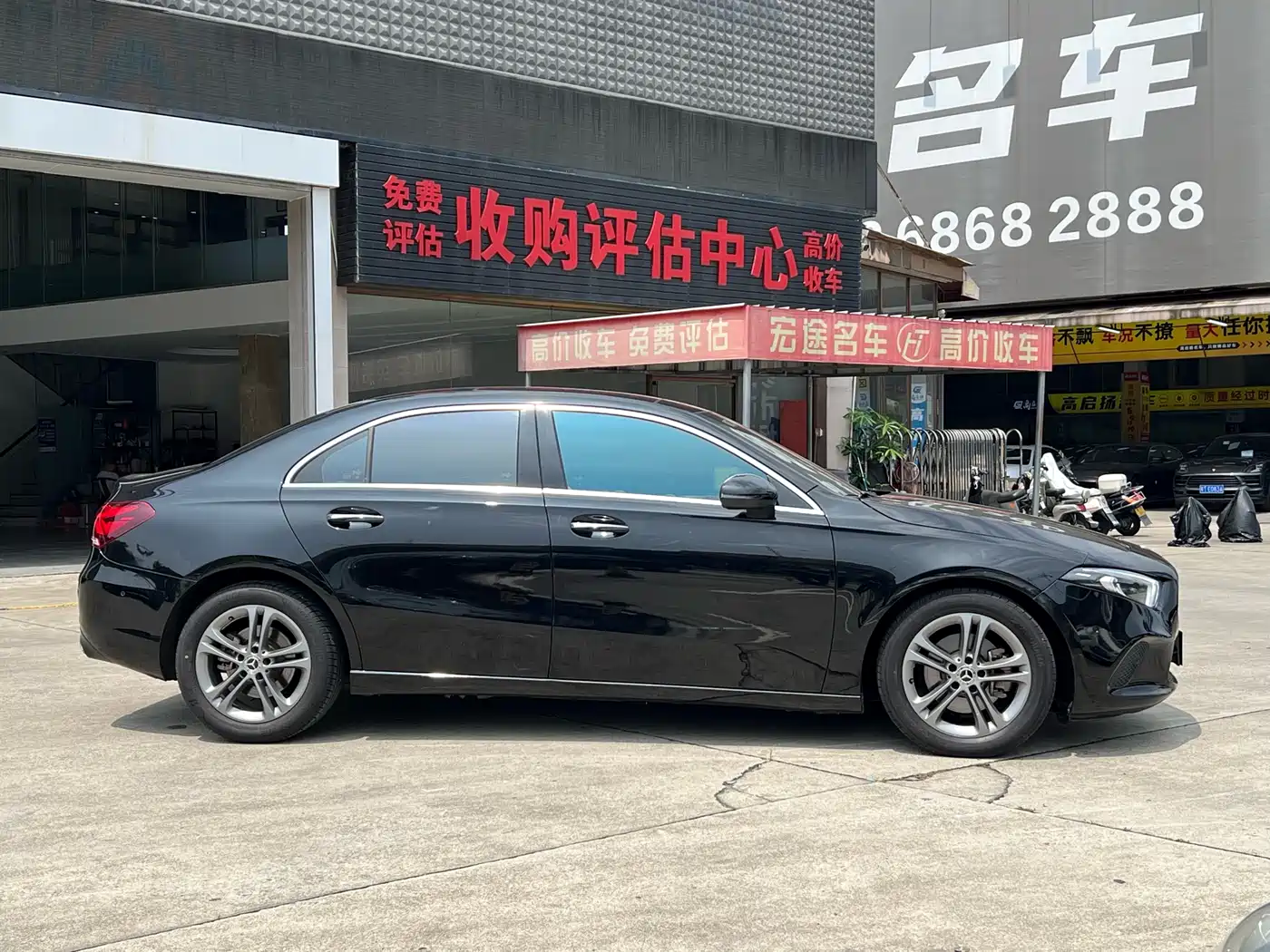 Mercedes-Benz A-Class 2019 A 200 L фото 3