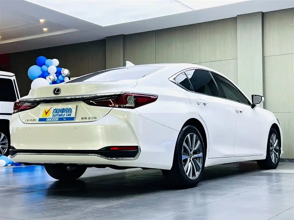 Lexus ES 2020 200 Excellence фото 4