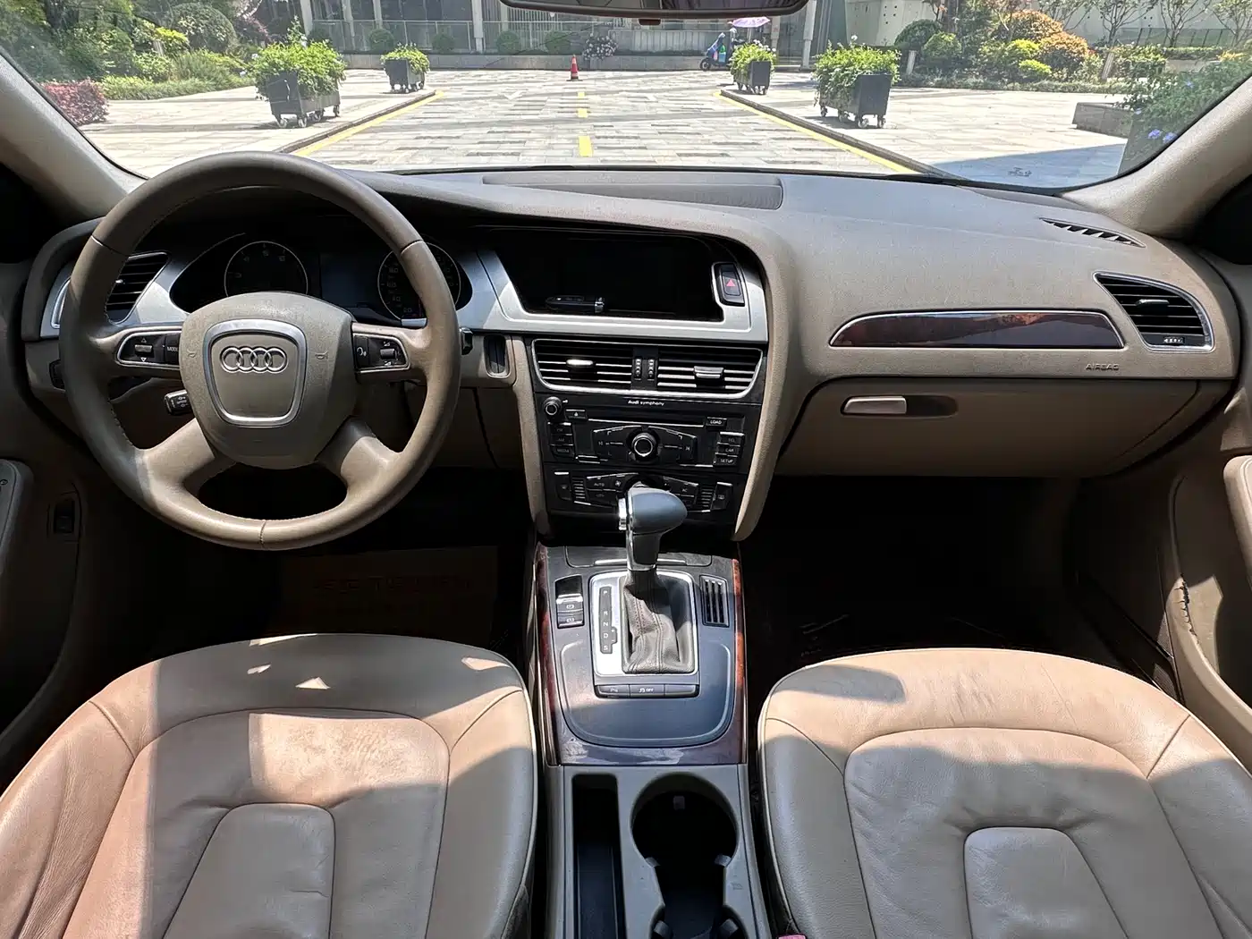 Audi A4L 2012 2.0 TFSI Auto Standard фото 9