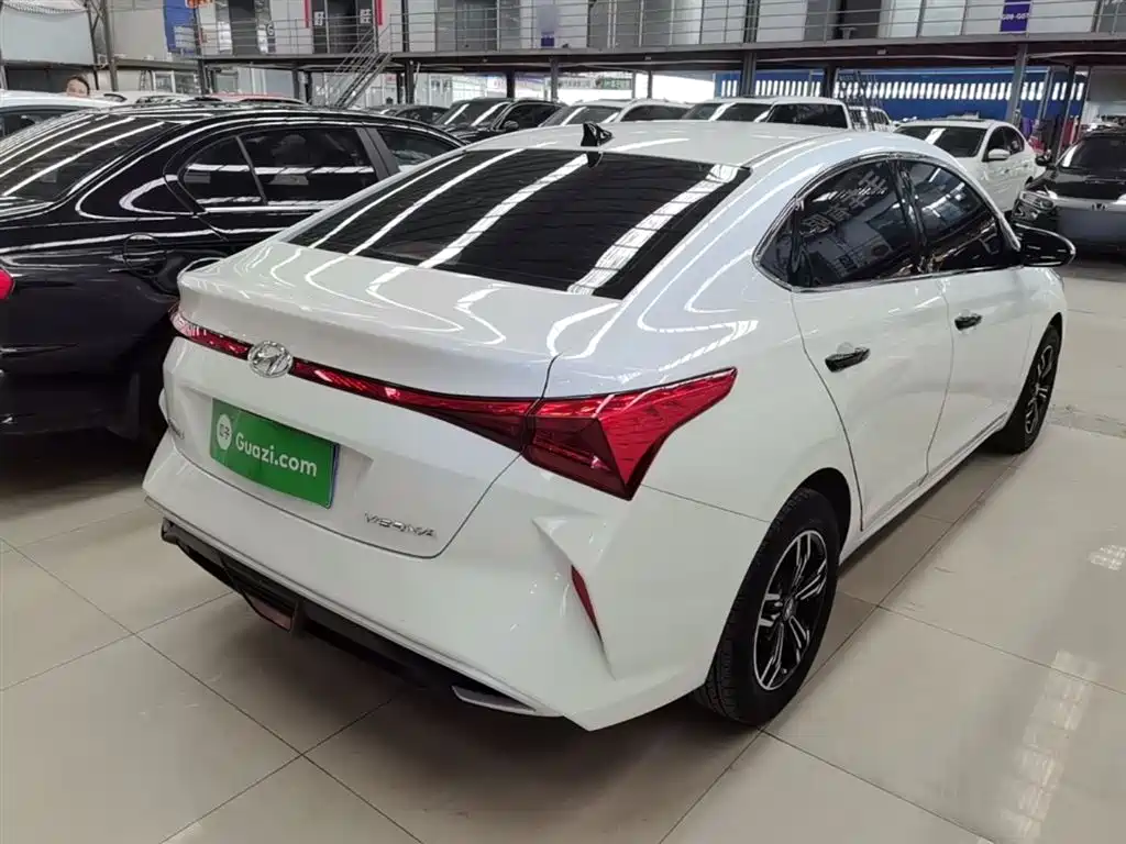 Hyundai Verna 2020 1.4L CVT GLS Cool Edition фото 7